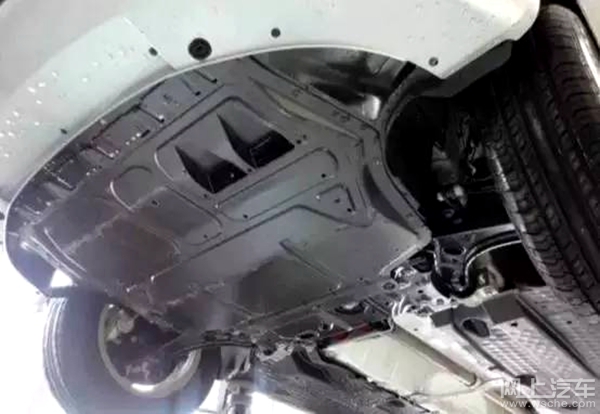 底盘低磕底盘有事吗,汽车底盘被磕后最怕哪里坏