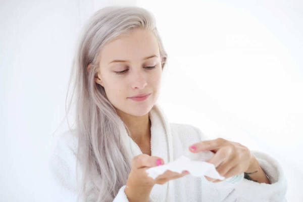 水膜可以直接用化妆水做吗,化妆水如何做水膜