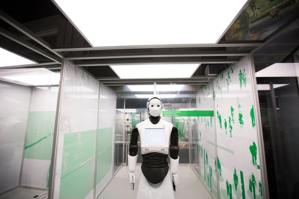 史上最逼真美丽的机器人,人体机器人进化史