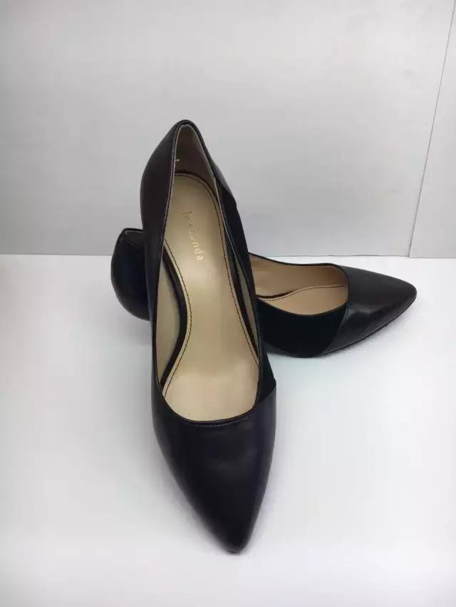 lesaunda莱尔斯丹折扣店,lesaunda莱尔斯丹女鞋好穿吗