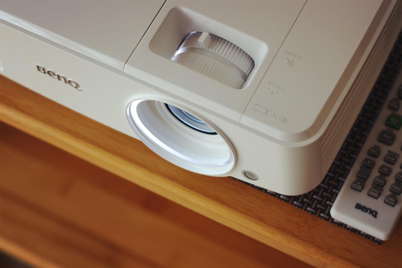 明基投影机e560,明基e560投影机没遥控器使用方法