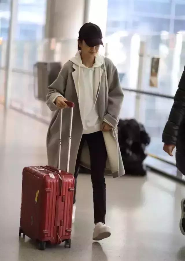 卫衣乱穿姿势,卫衣颠倒