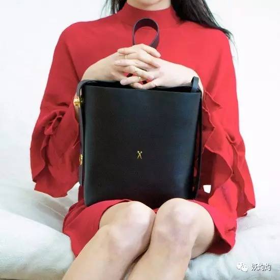 情人节买包包给女朋友,情人节买包子送包视频