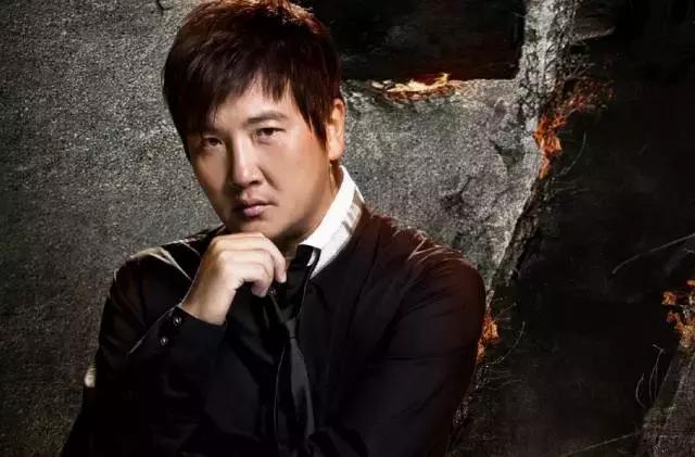 他较真、激情又平和，只为华语乐坛“第一男声”