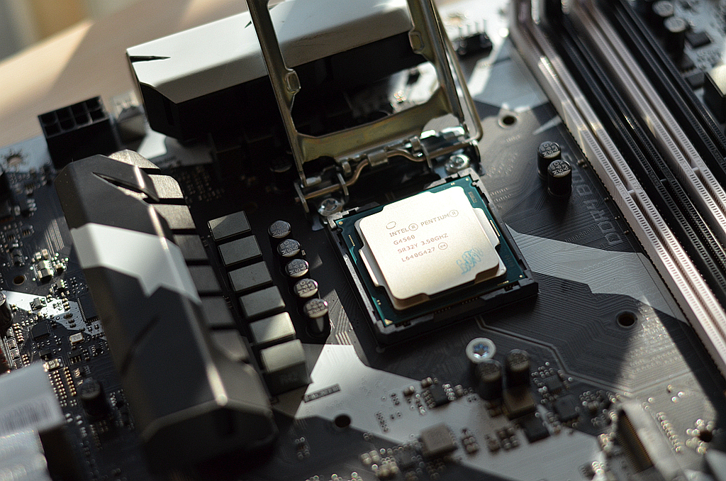 6代i5和g4560的差距,g4560双核两线程