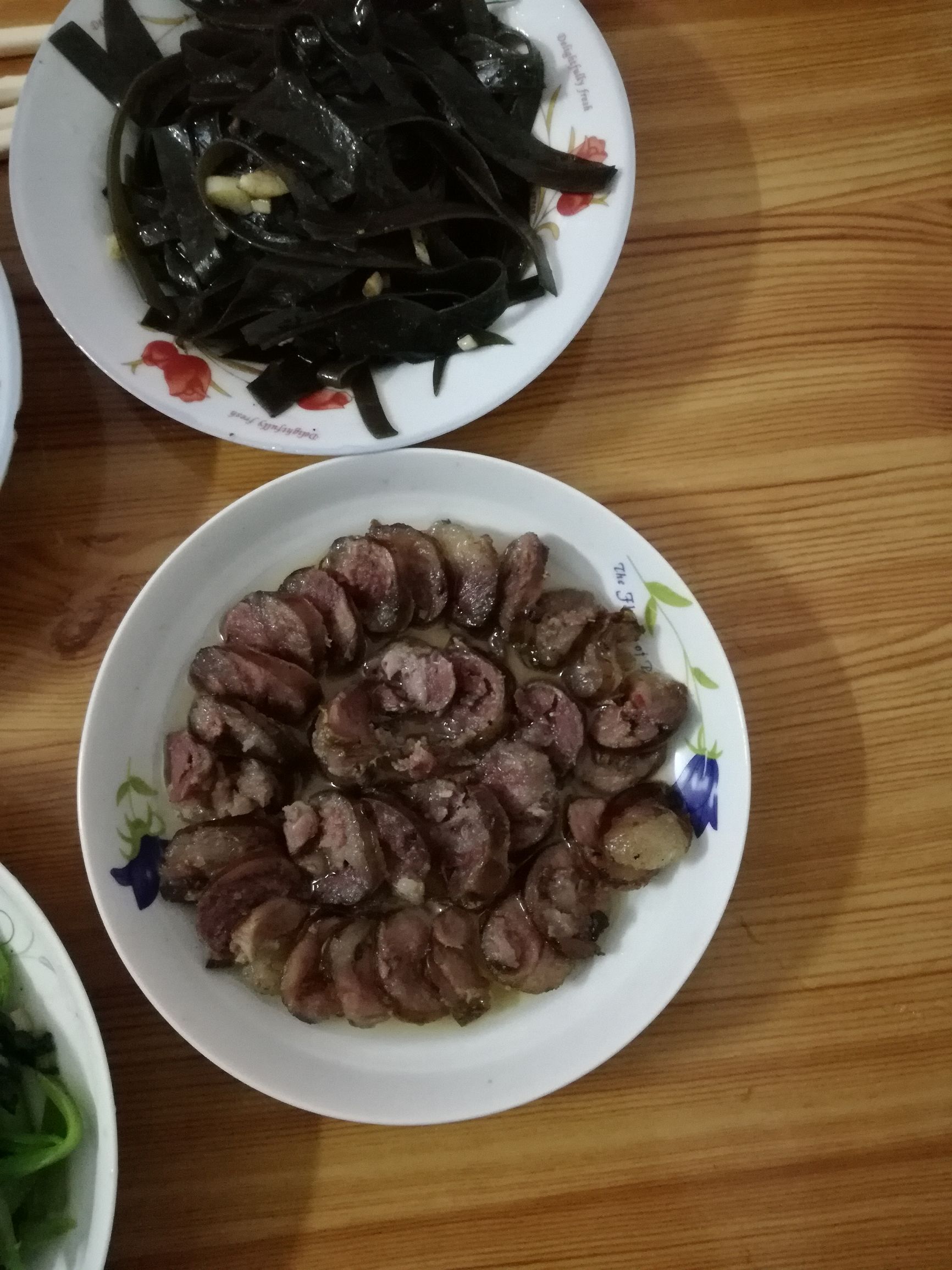 香肠吃了有什么作用吗,香肠到底能不能多吃