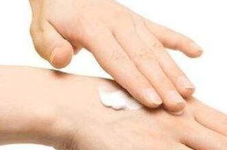 自制保湿面膜蜂蜜和什么搭配最好,怎样在家自制健康美白祛皱的面膜