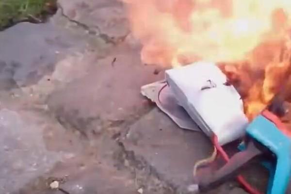 苹果飞碟新总部即将投入使用,iPhone式冲水马桶设计亮了