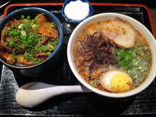 除了日本的吉野家,还有那些远销海外的日本快餐产业呢?