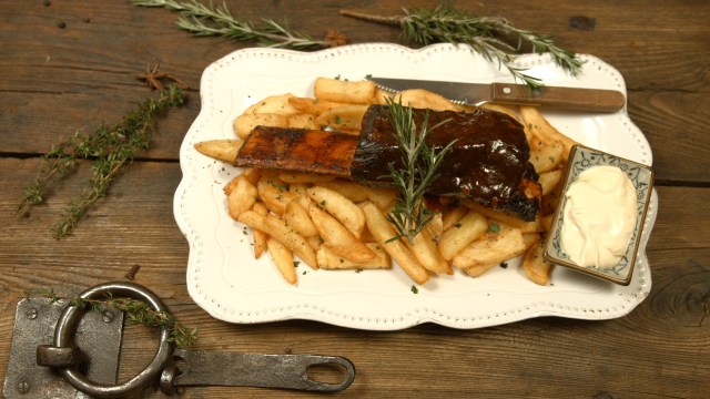 他放弃年薪千万的工作回乡创业,他放弃高薪工作下海创业