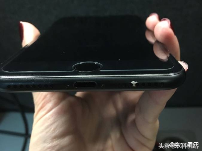 苹果官方掉漆政策,苹果新机有一丁点掉漆正常吗