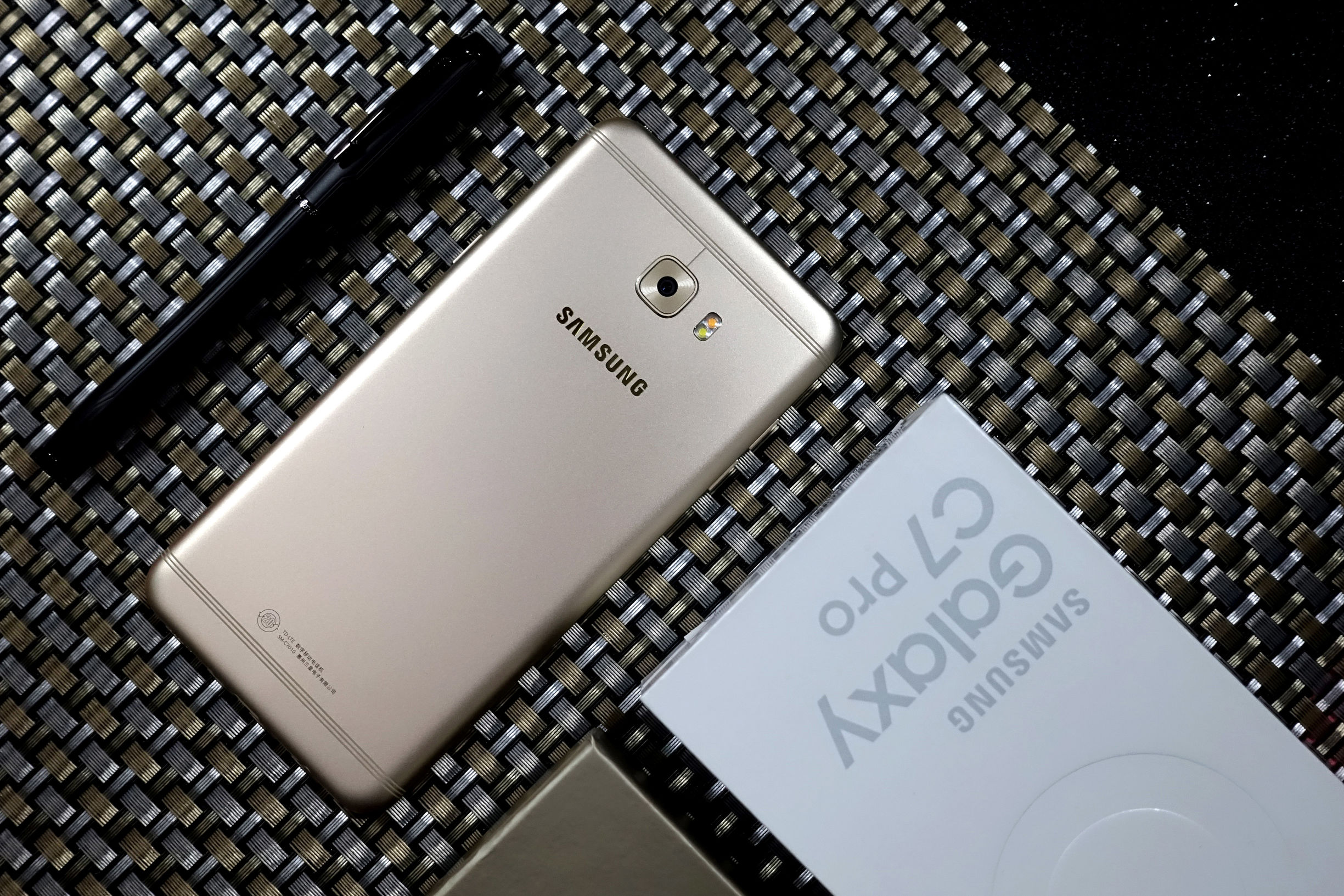 实际比刚刚好还要好三星C7Pro上手评测