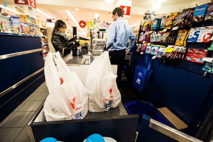 买货激动现场的视频,买手机激动时刻