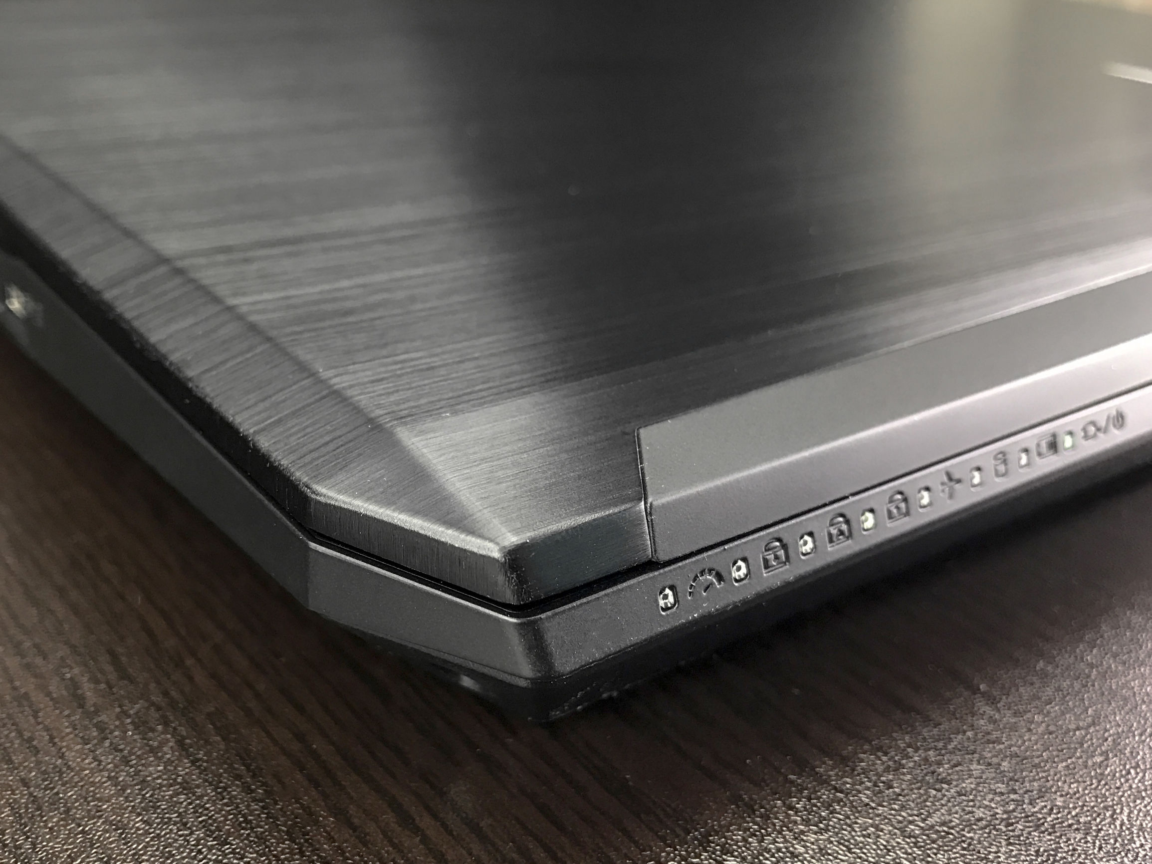 花万元买部手机,战神z8和z8哪个好