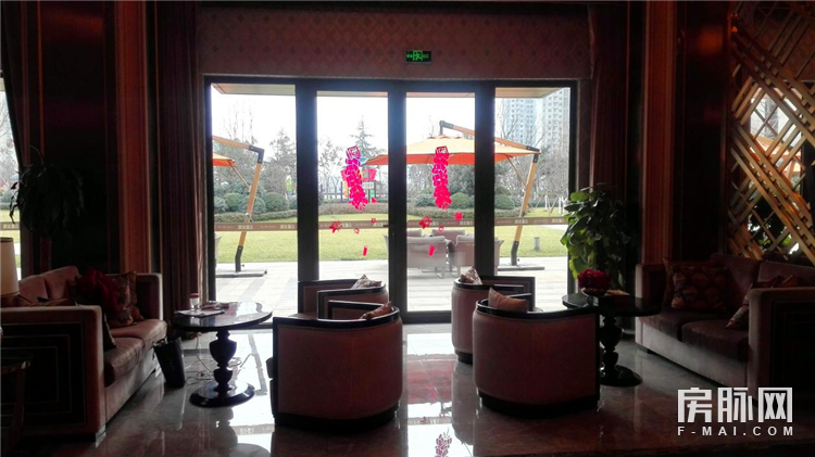 左边万科城，右边智慧城，合能公馆在长安一点也不偏！