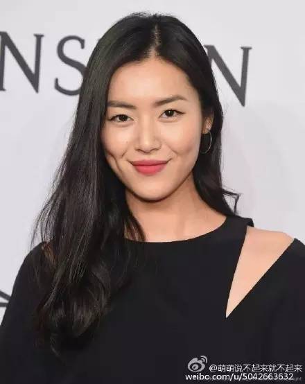 情人节送女人香水还是口红,情人节送口红代表什么意思