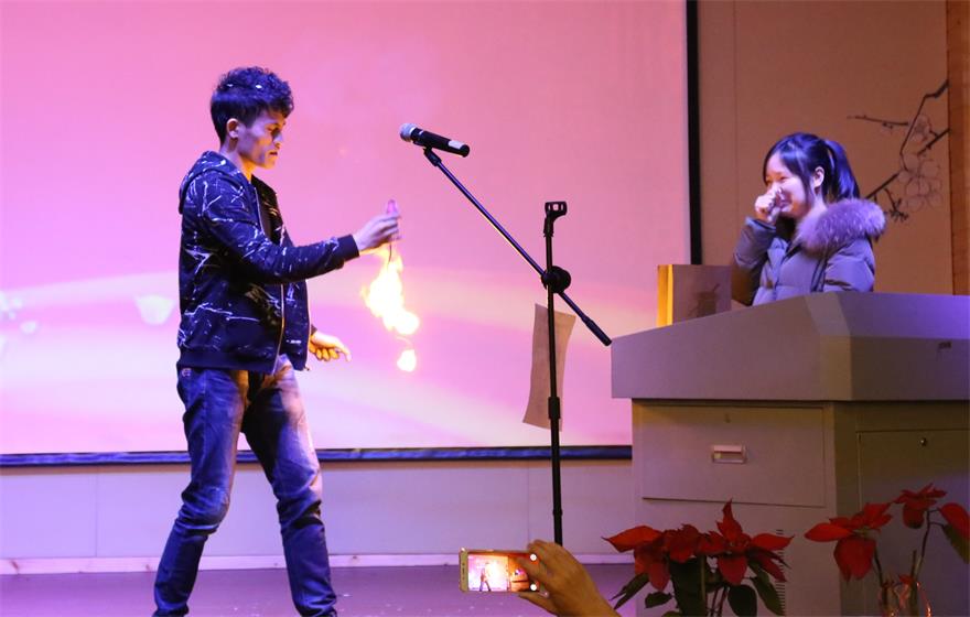 天了噜!互联网+新媒体企业的年会这样搞!