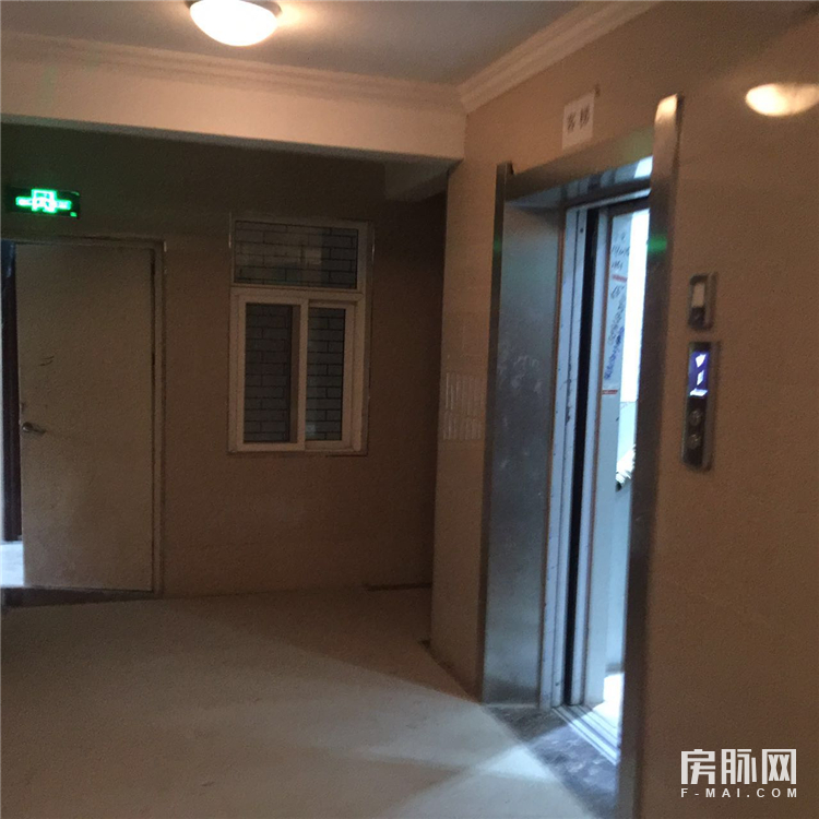 城西刚需盘春晓华苑，千米内医院、公园、学校一应俱全！