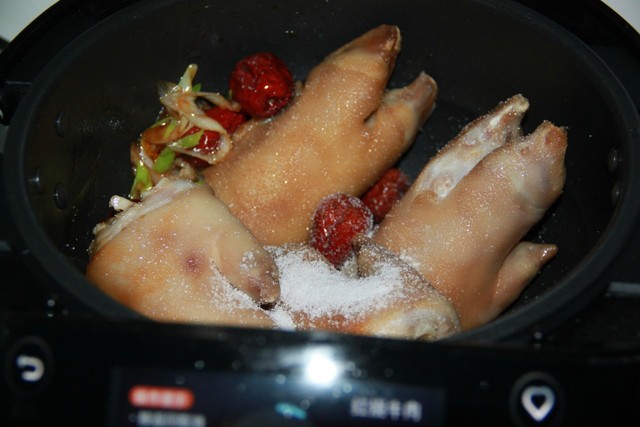 新的一年发财,红烧猪蹄这样做好吃又有营养