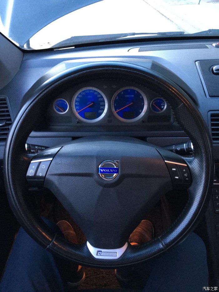 沃尔沃xc90北欧经典3.2排量二手车,沃尔沃xc90和沃尔沃S90对比