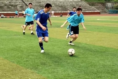 足球眼泪名场面,足球眼泪歌曲