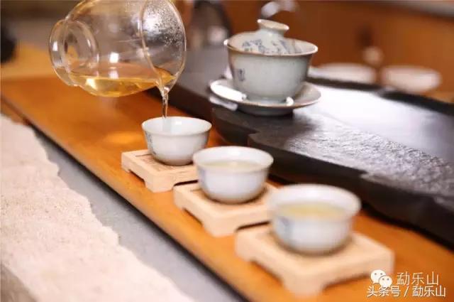 车内品茶氛围,怎样在家营造一种饮茶的氛围