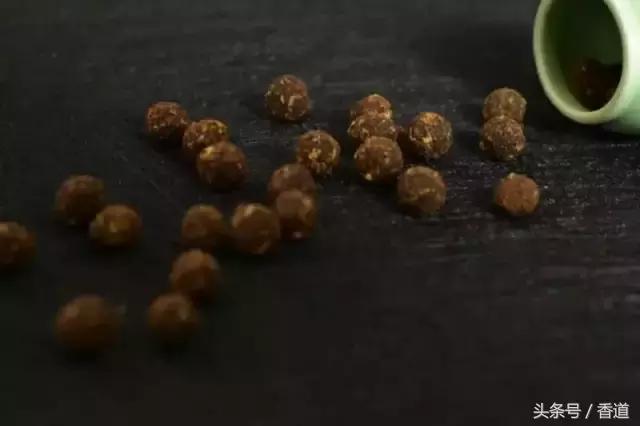 可囊可食,可嗅可观,可插可戴的玫瑰,才是“真玫瑰”