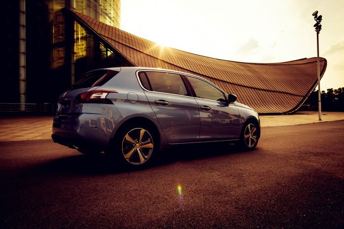 标致308s二手车15年价格1.6t,标致308s顶配睿驰版1.6t