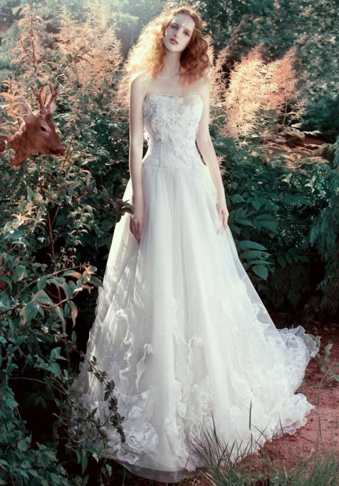 梦见穿婚纱结婚是什么意思,梦见自己穿婚纱结婚什么征兆