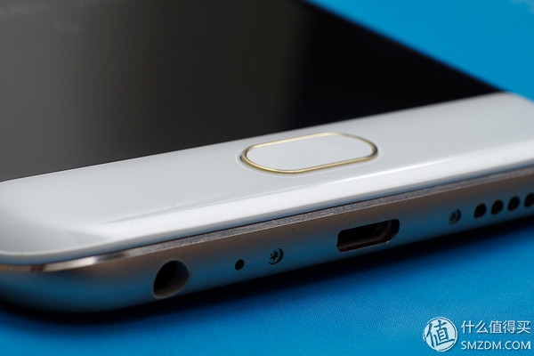 vivoxplay6内外屏是一体的吗,vivoxplay6曲面屏参数