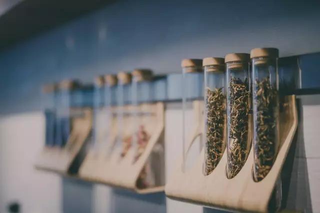 越秀丨咖啡遍野的淘金，这家手冲茶叶店却成了“网红”