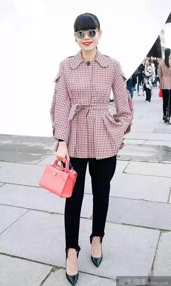 只要心够浪，每天都是假期！穿着这条时髦踩脚裤去度假吧