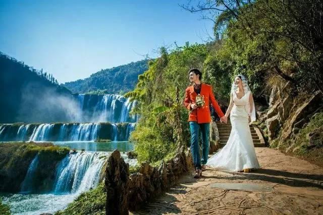 南充到云南拍婚纱照预计要多少钱,春天云南拍婚纱照的地方