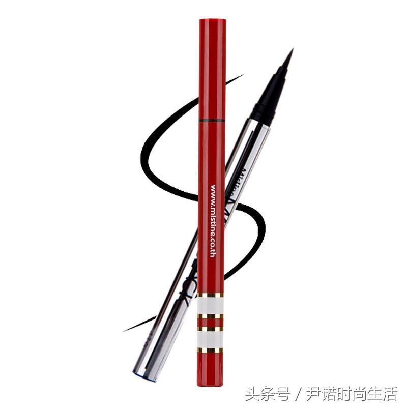 她妆前满脸暗疮,妆后美若天仙