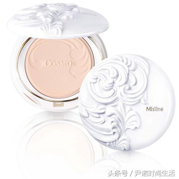 她妆前满脸暗疮,妆后美若天仙