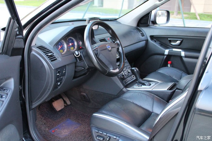 沃尔沃xc90北欧经典3.2排量二手车,沃尔沃xc90和沃尔沃S90对比