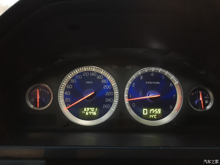 沃尔沃xc90北欧经典3.2排量二手车,沃尔沃xc90和沃尔沃S90对比