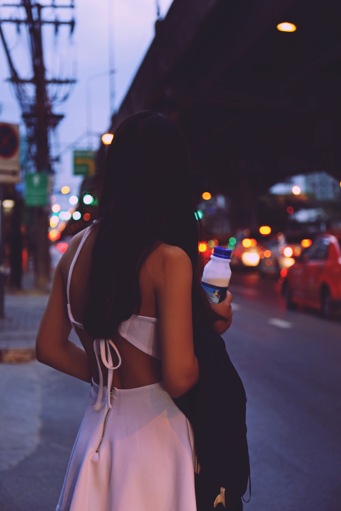 在泰国生活的一对情侣 (在泰国的情侣生活)