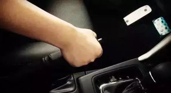 用了几十年的车你还不知道的功能,车上的这几个功能要吐槽