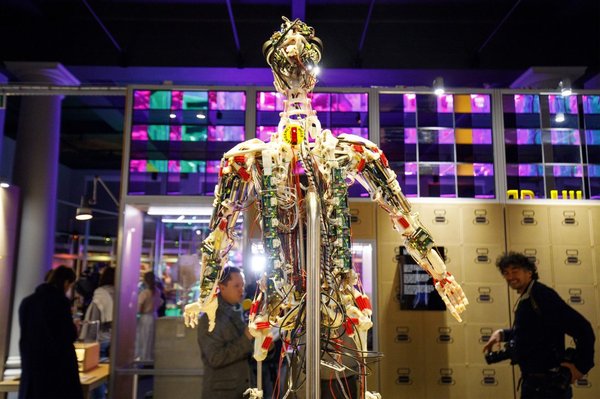 史上最逼真美丽的机器人,人体机器人进化史