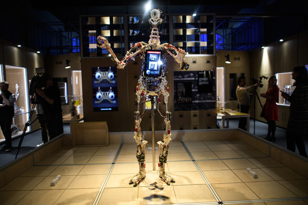史上最逼真美丽的机器人,人体机器人进化史
