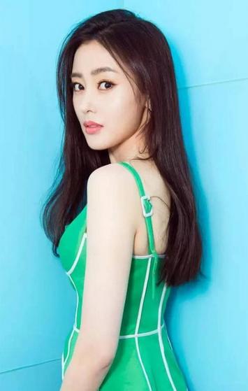 赵丽颖与张天爱谁美,赵丽颖景甜张柏芝同穿一件红裙