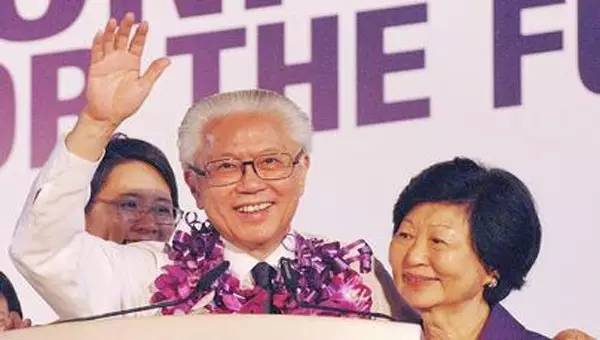 新加坡大还是中国大,新加坡强还是中国强