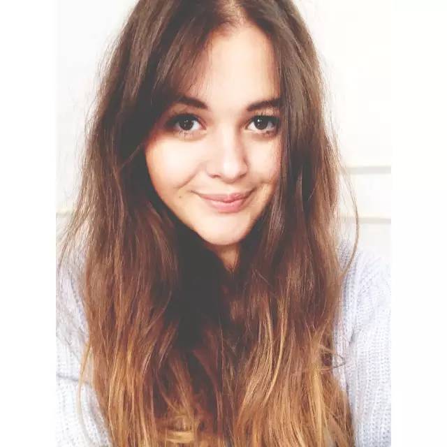 这个肉乎乎身高不到160的女孩，却被网评为最美时尚教主！