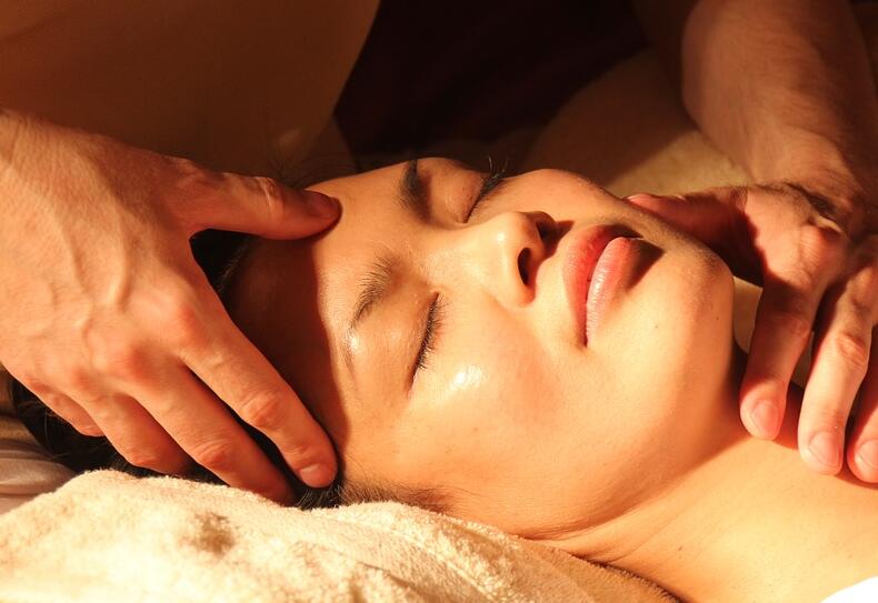 秃顶重新长头发太细怎么改善,秃顶头发稀少怎样掩饰