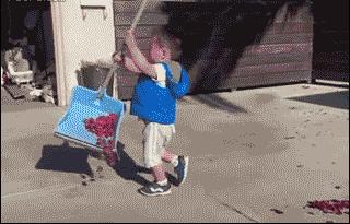 枪支后坐力搞笑视频,枪后坐力搞笑