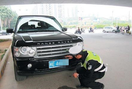 车牌照螺丝钉规定装几个,车牌螺丝帽盖最新规定要装几个