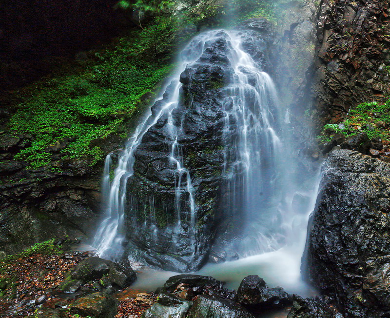 雨天永泰百漈沟景区,别有洞天溶洞