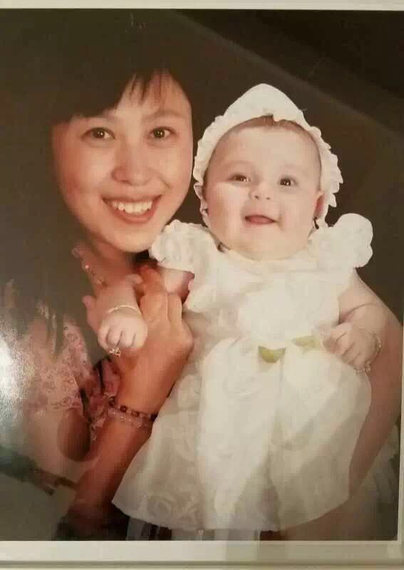 央视春晚小女孩唱歌,春晚第一个节目的小女孩