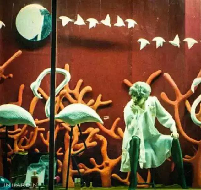 “格调如此独特，真不容易”！—曾被全国瞩目的秋林公司橱窗广告